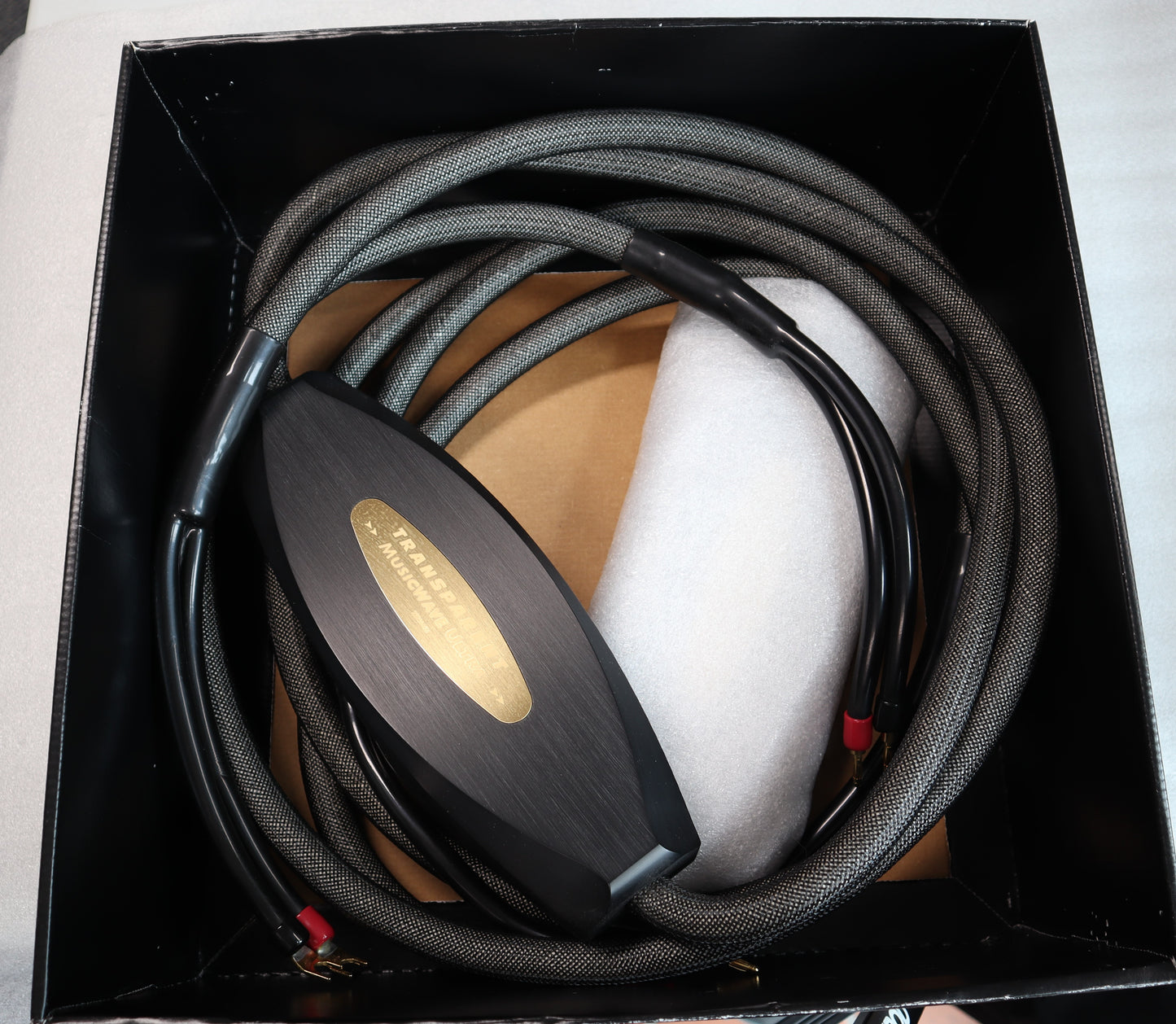 Transparent MusicWave Ultra Bi-Cable 8ft MM S-S, Black Pair. S/Hand