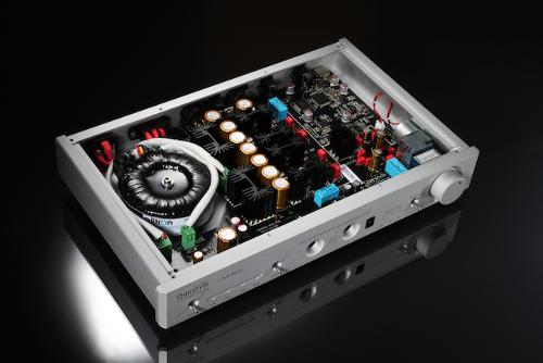 Questyle CMA 800i Pre-Amplifier, Headphone Amplifier, DAC (Silver) - (Ex-DEMO)