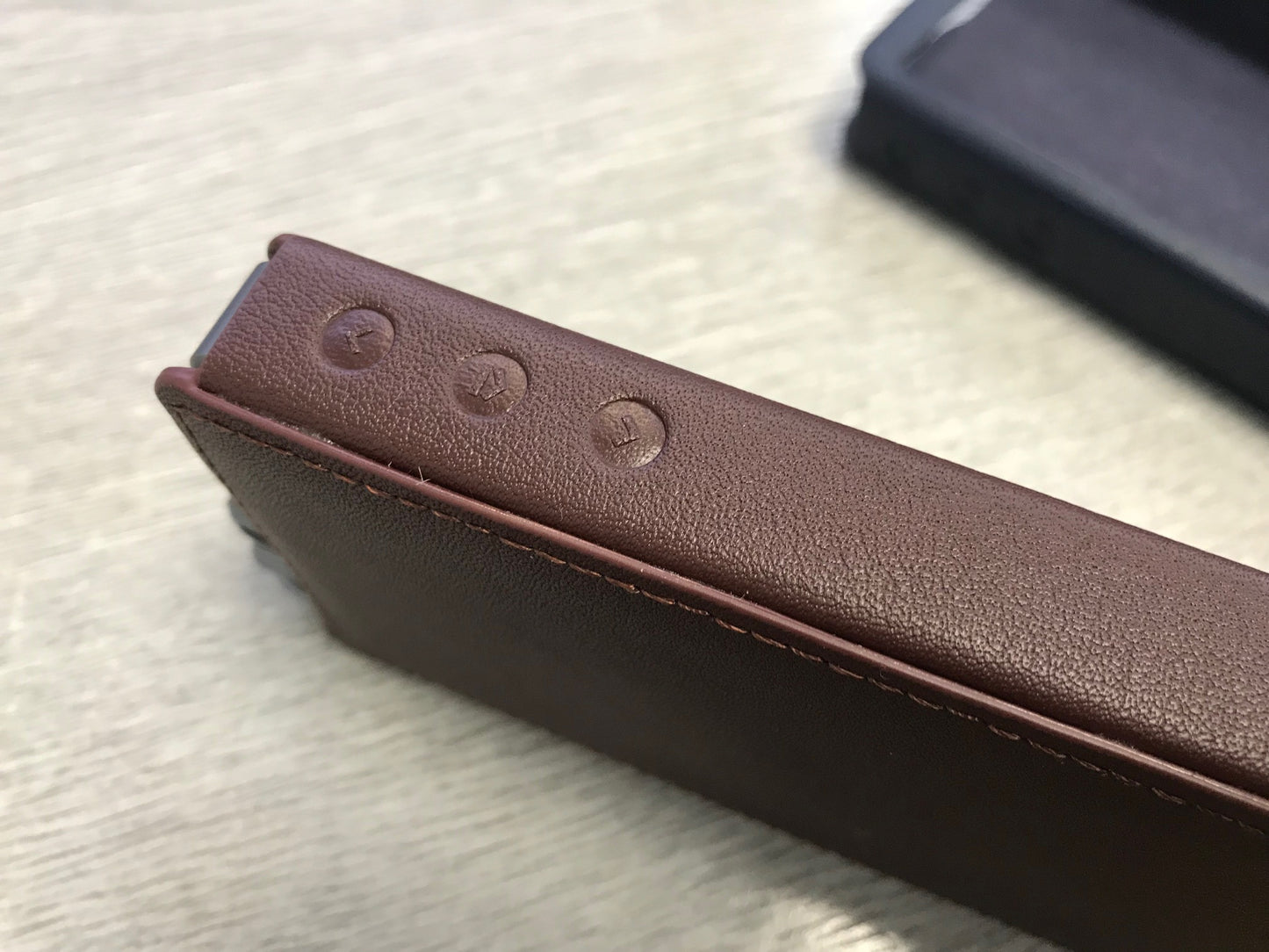 Questyle QP2R Leather Case Brown
